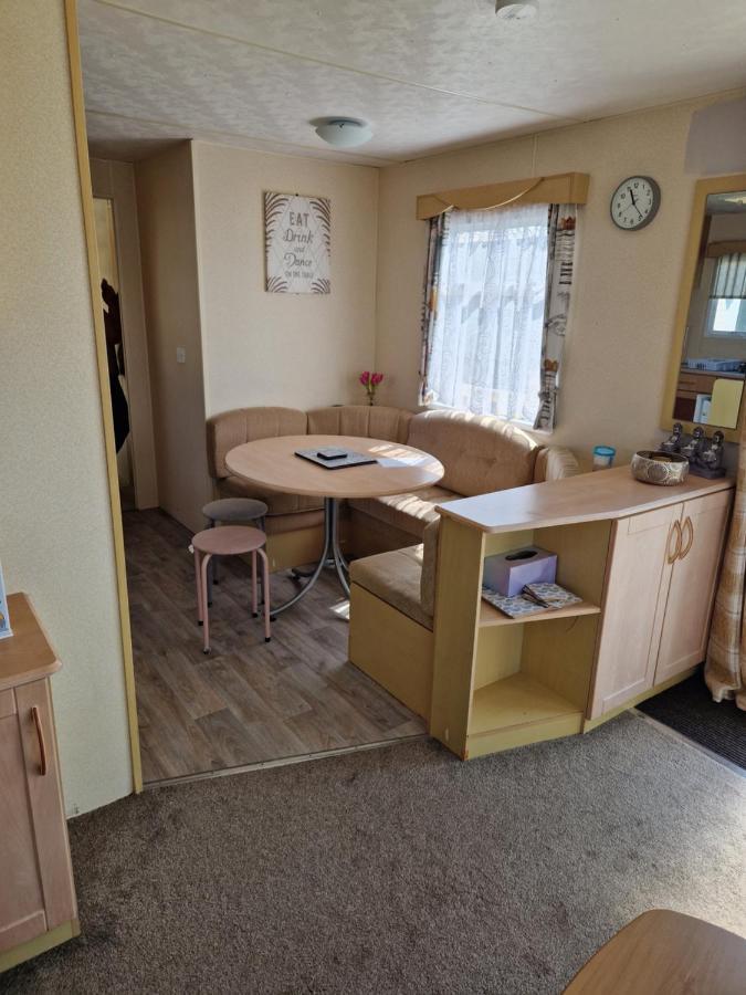 Apartment 8 Birth Caravan On The Chase Close To Amenities And 5 Mins Walk From *