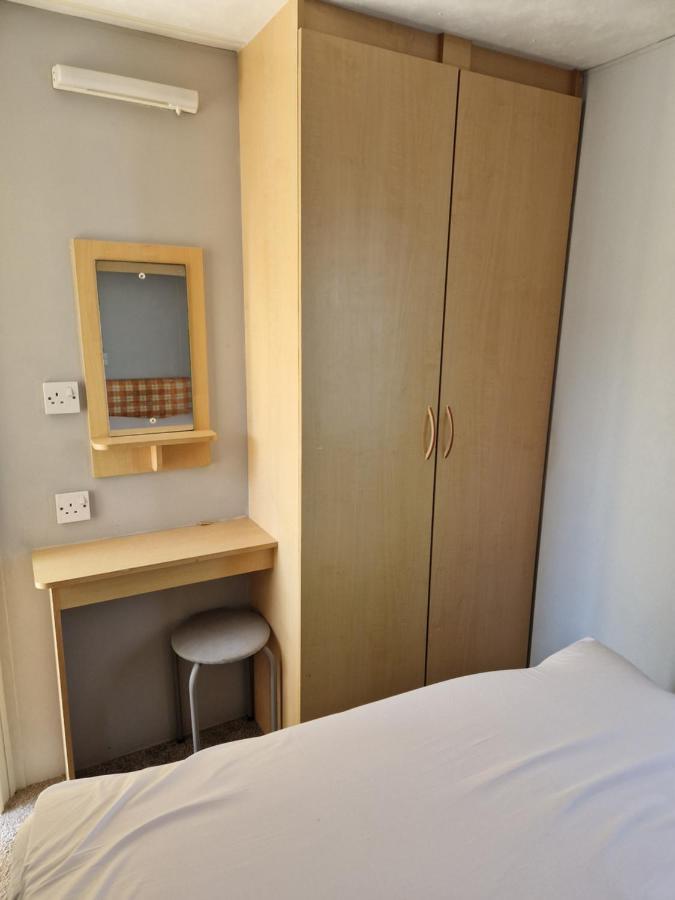 8 Birth Caravan On The Chase Close To Amenities And 5 Mins Walk From Apartment Ingoldmells