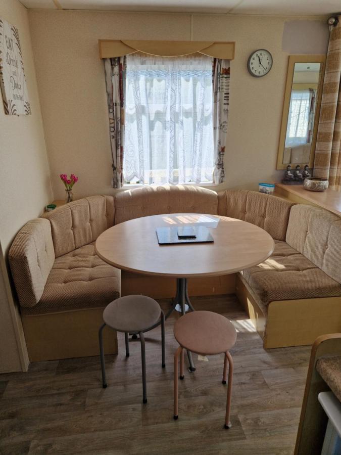 Apartment 8 Birth Caravan On The Chase Close To Amenities And 5 Mins Walk From